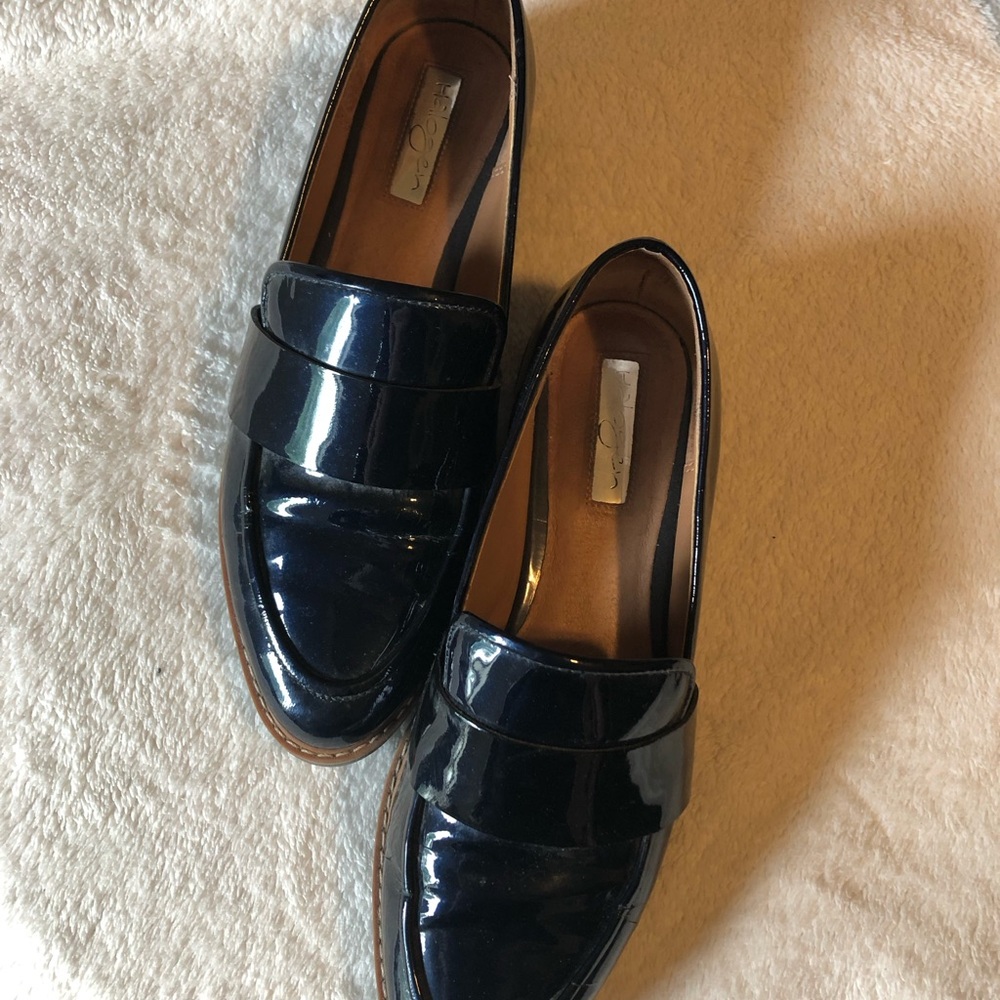 Ladies patented leather shoes